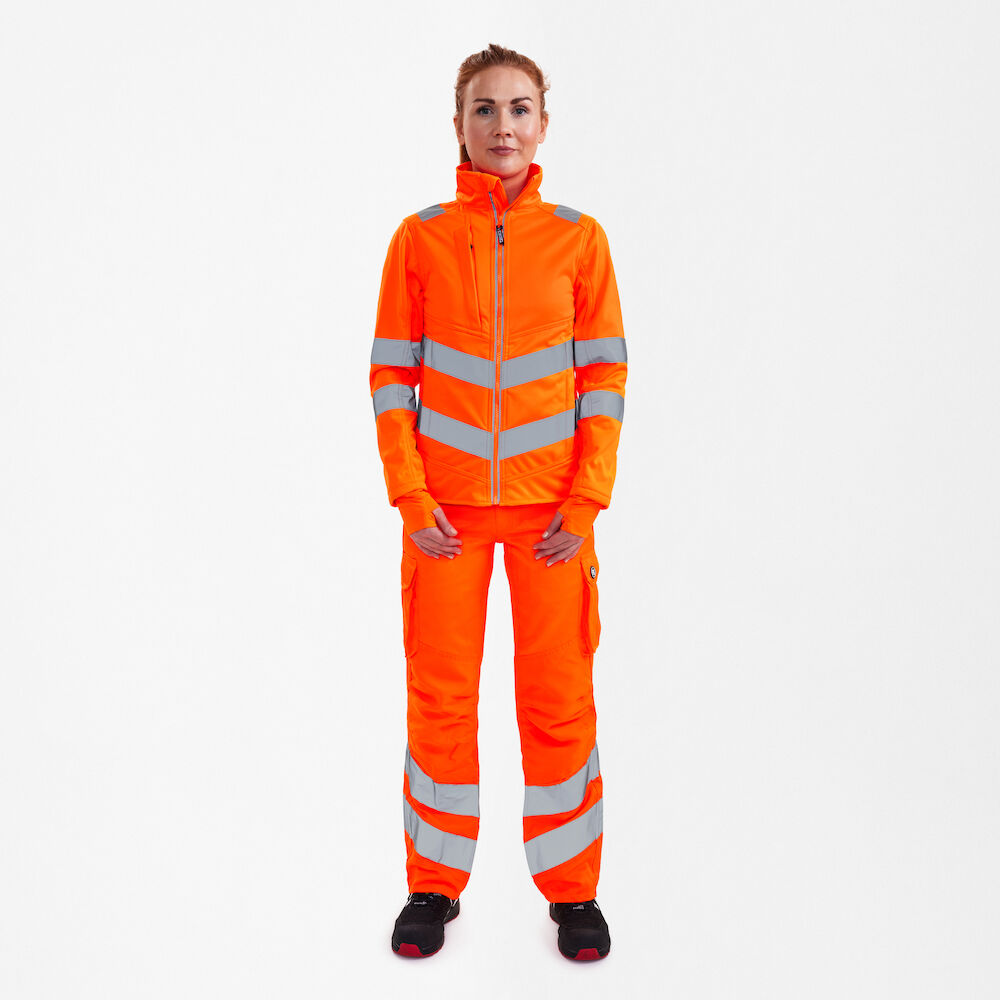SAFETY Damen Softshelljacke – Warnorange (Am Modell)