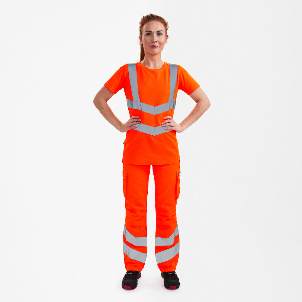 SAFETY Damen T-Shirt – Warnorange (Am Modell)