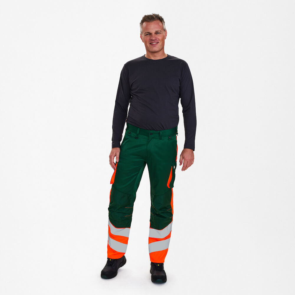 SAFETY Light Arbeitshose – Grün / Orange (Am Modell)