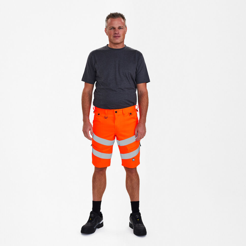 SAFETY Arbeitsshorts mit 2-Wege-Stretch – Warnorange (Am Modell)