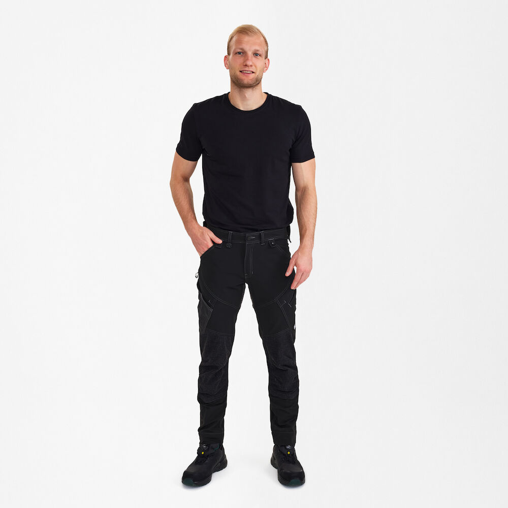 X-TREME Arbeitshose mit 4-Wege-Stretch – Schwarz (Am Modell)