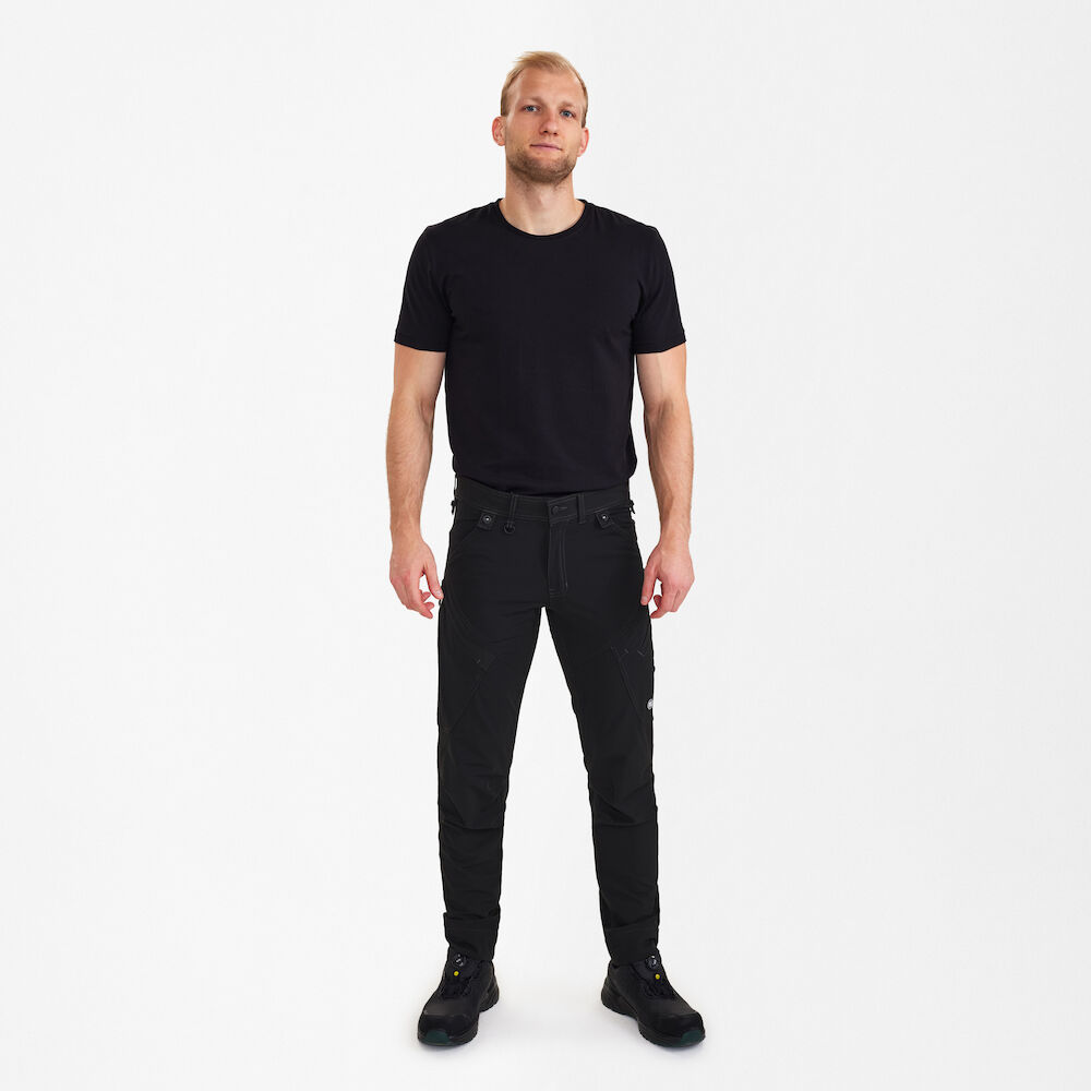 X-TREME Servicehose mit 4-Wege-Stretch – Schwarz (Am Modell)