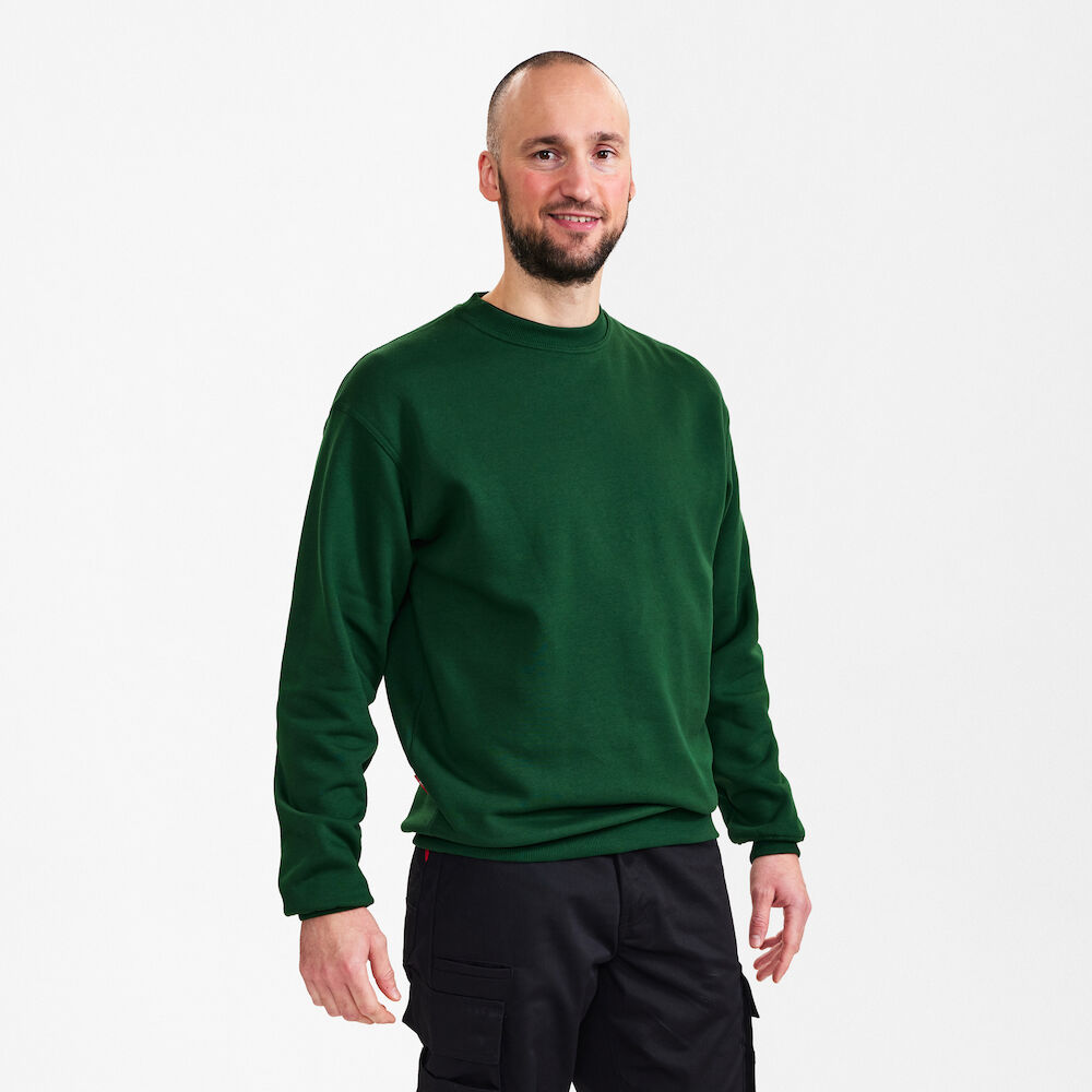 EXTEND Sweatshirt – Grün (Am Modell)