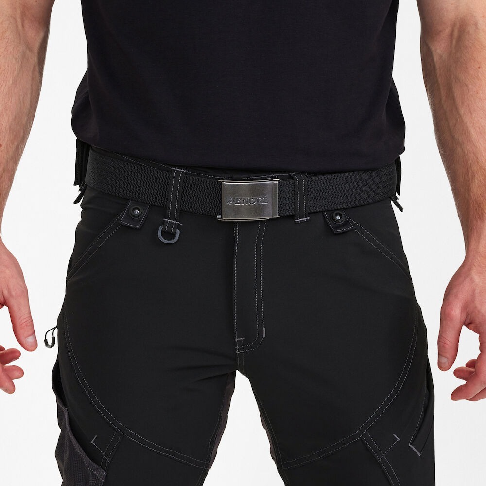 Stretchgürtel – Schwarz (Am Modell)