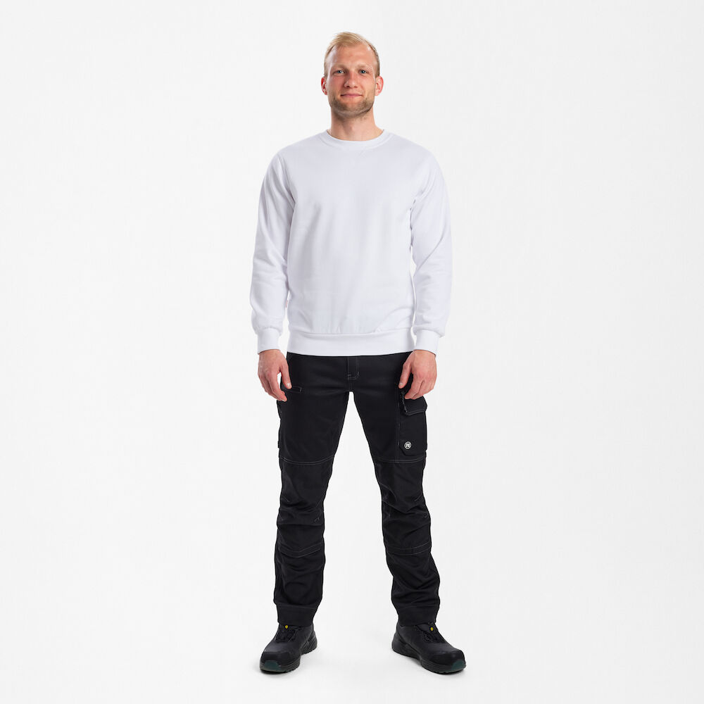 EXTEND Sweatshirt – Weiß (Am Modell)