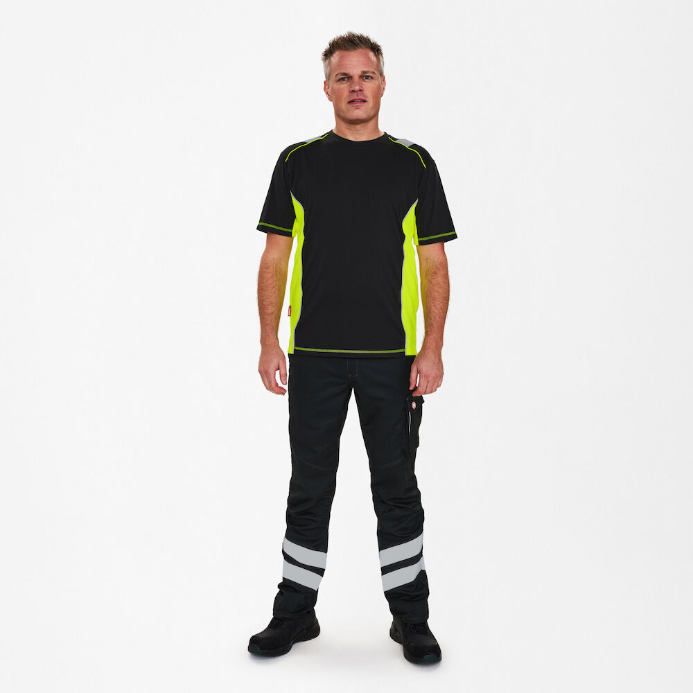 CARGO T-Shirt – Schwarz / Gelb (Am Modell)