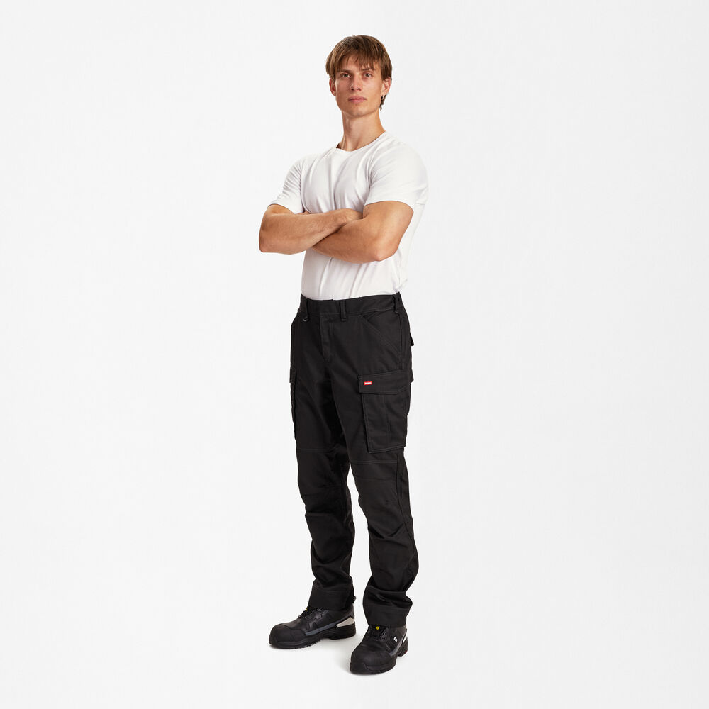 EXTEND Servicehose – Schwarz (Am Modell)