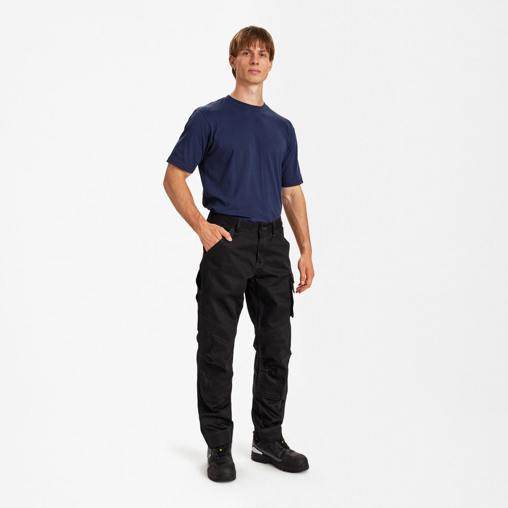 WELCOT Arbeitshose – Schwarz (Am Modell)