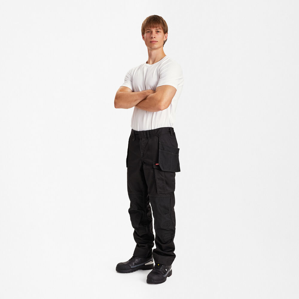 EXTEND Arbeitshose mit Holstertaschen – Schwarz (Am Modell)