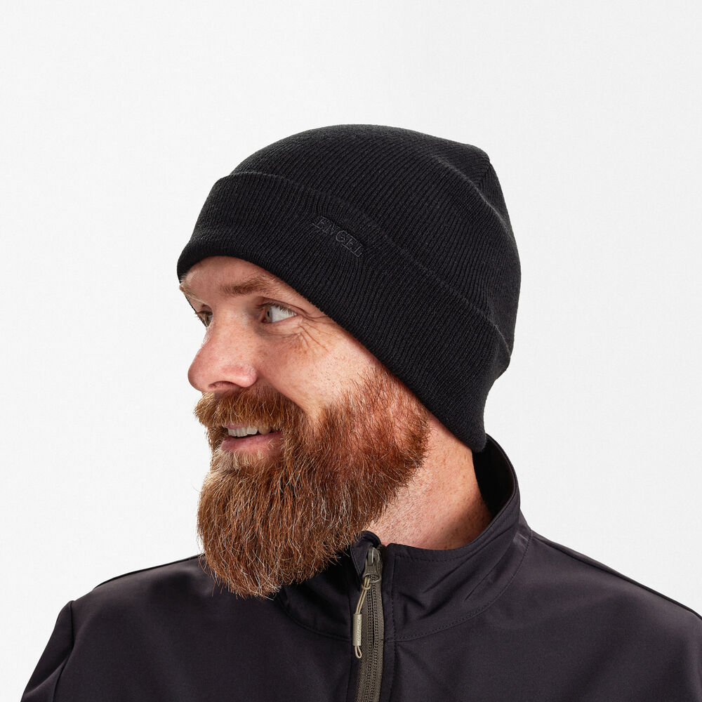 Strickmütze – Schwarz (Am Modell)